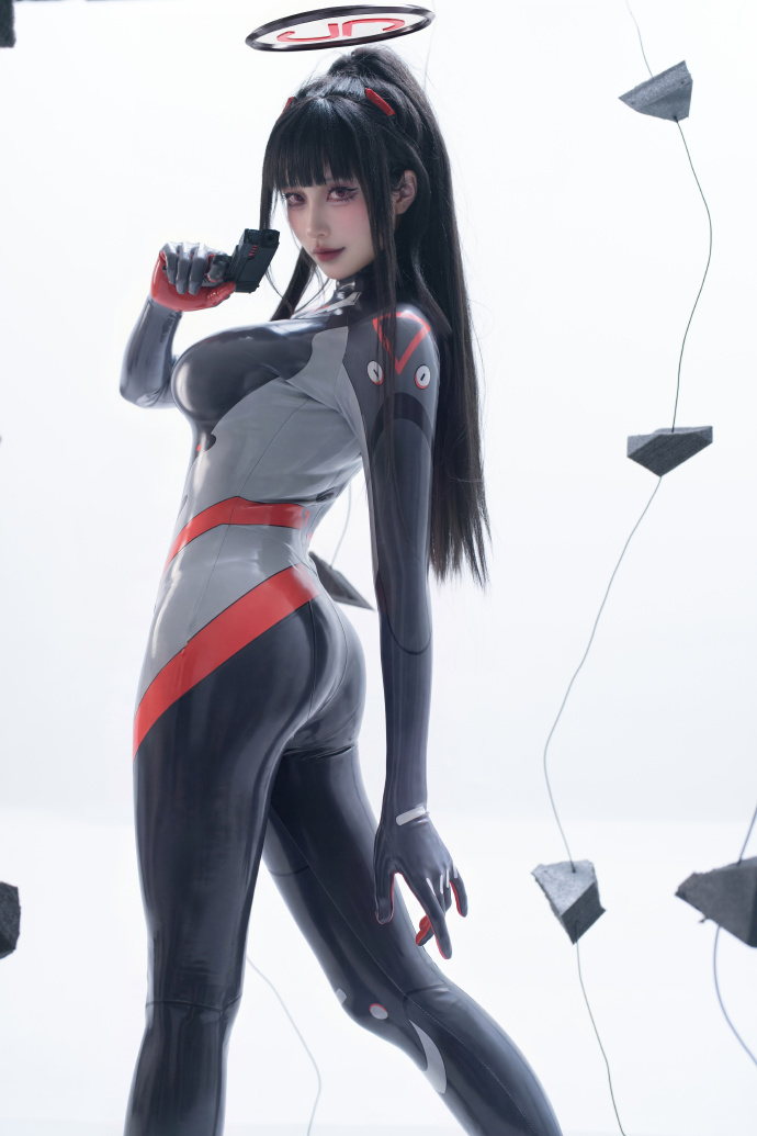 这装备……稍微有些紧得不舒服呢…… 第12张图